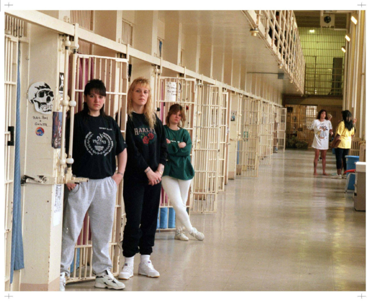 Elephant in the Room – Perspektives on womens prison #08