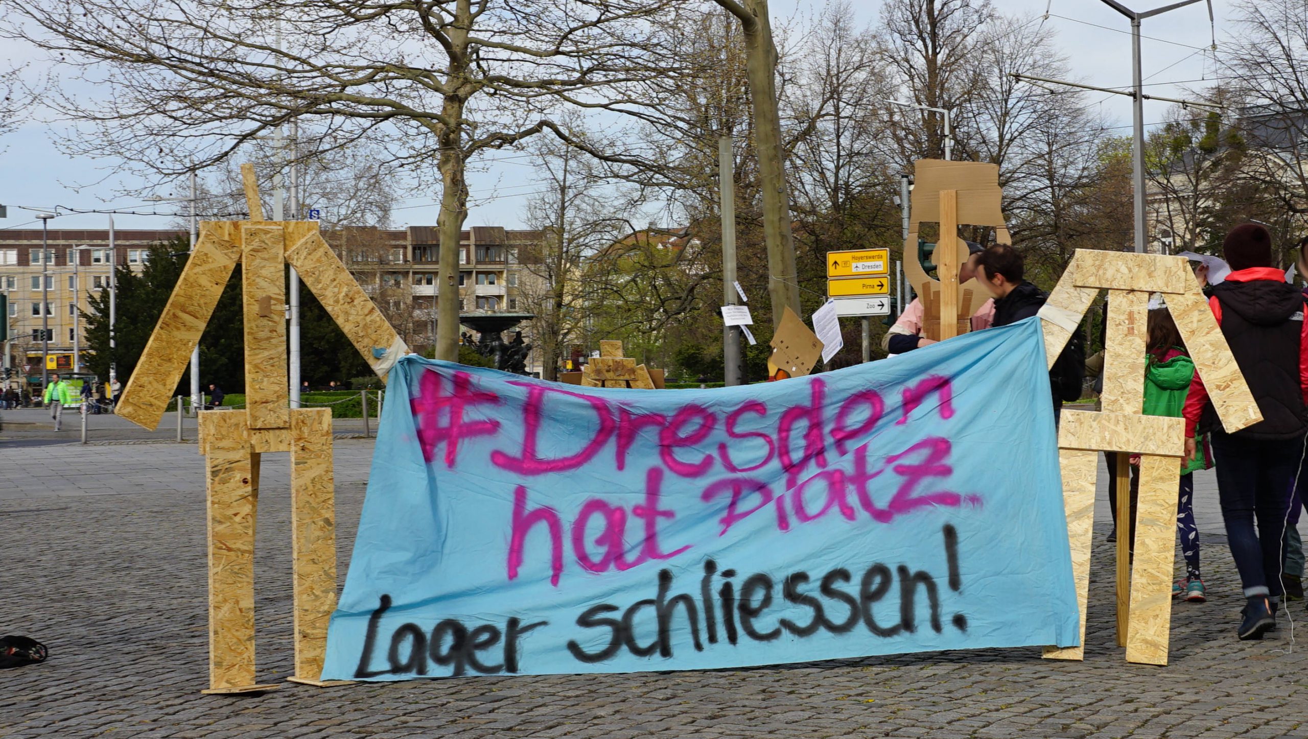 Protest für die Evakuierung der Lager in Griechenland und gegen das  Sterben lassen im Mittelmeer  #WirHabenPlatz #5und5