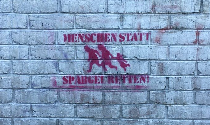 Interview mit Clara, Robin und Laurenz – Hungerstreikende für die Evakuierung der griechischen Lager
